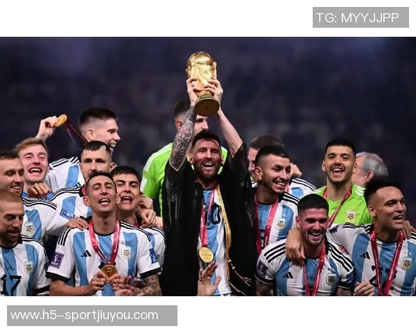 马丁内斯称赞C罗态度决定国家队主力地位30场比赛贡献25球彰显重要性